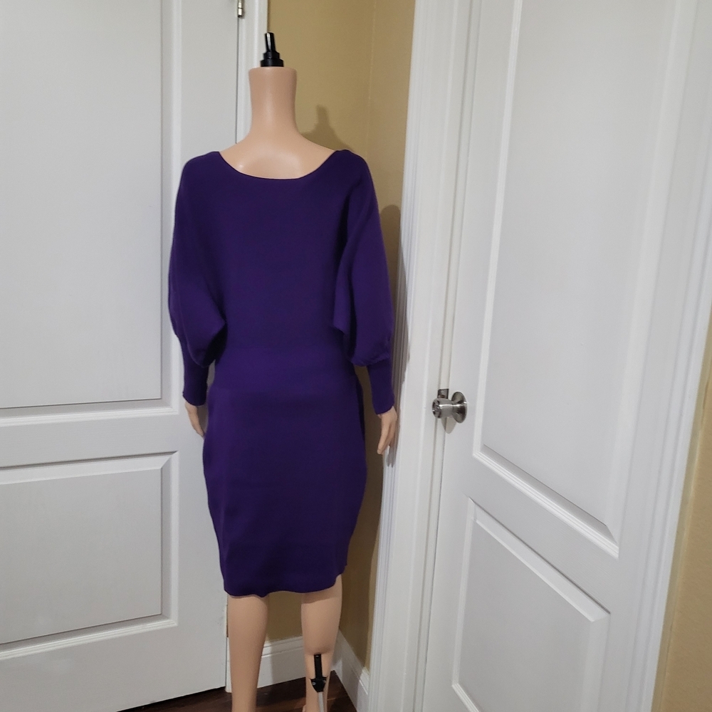 Elegant Purple Women's Dress This Dress is pre-owned - Picture 2 of 4